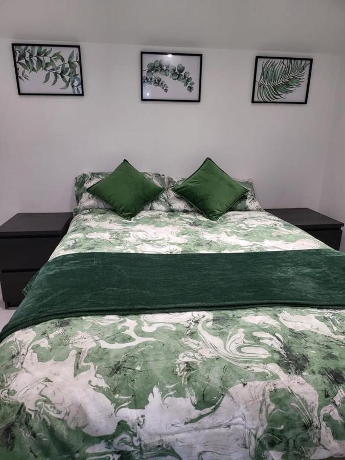 Fancy Basement Flat B Appartement Londen Buitenkant foto