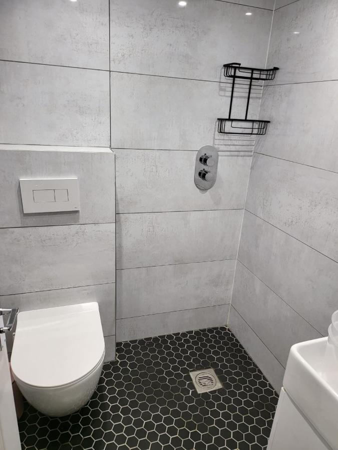 Fancy Basement Flat B Appartement Londen Buitenkant foto