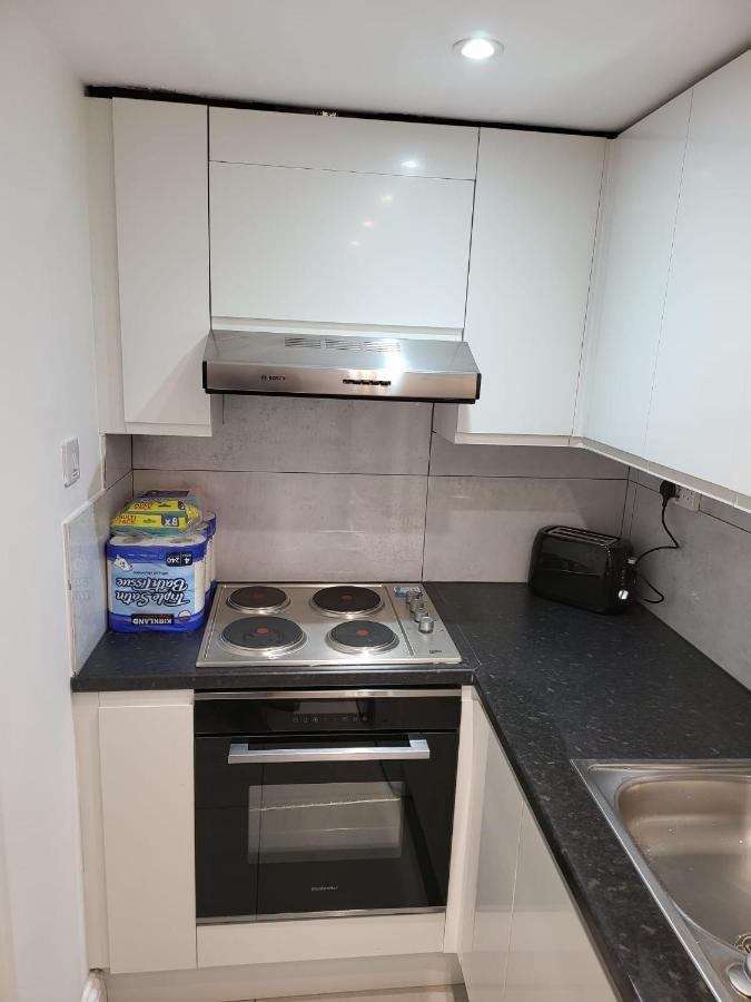 Fancy Basement Flat B Appartement Londen Buitenkant foto