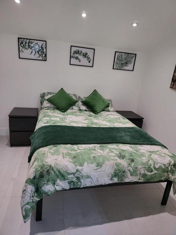 Fancy Basement Flat B Appartement Londen Buitenkant foto