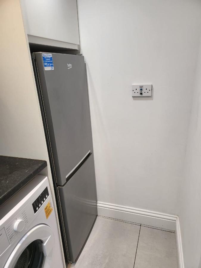 Fancy Basement Flat B Appartement Londen Buitenkant foto