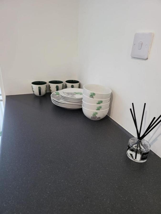 Fancy Basement Flat B Appartement Londen Buitenkant foto