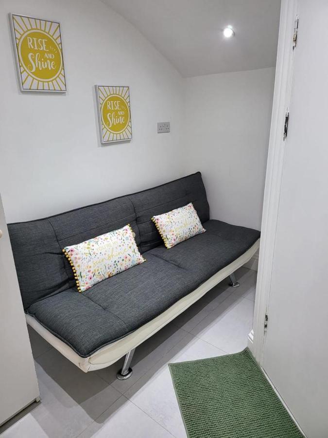 Fancy Basement Flat B Appartement Londen Buitenkant foto