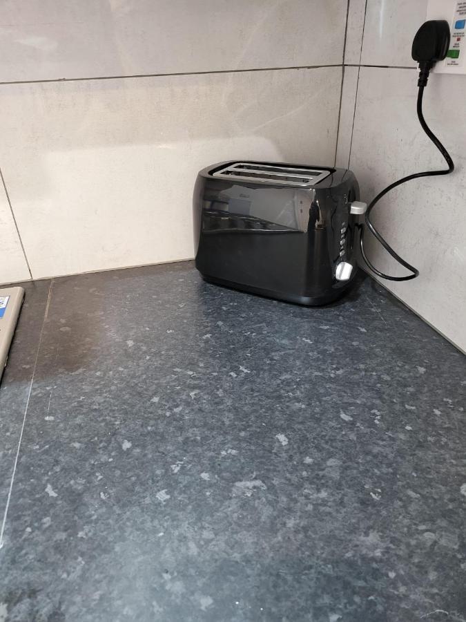 Fancy Basement Flat B Appartement Londen Buitenkant foto